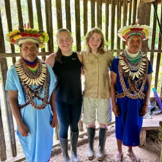 Elever med lokale stammer i Amazonas på højskole i udlandet