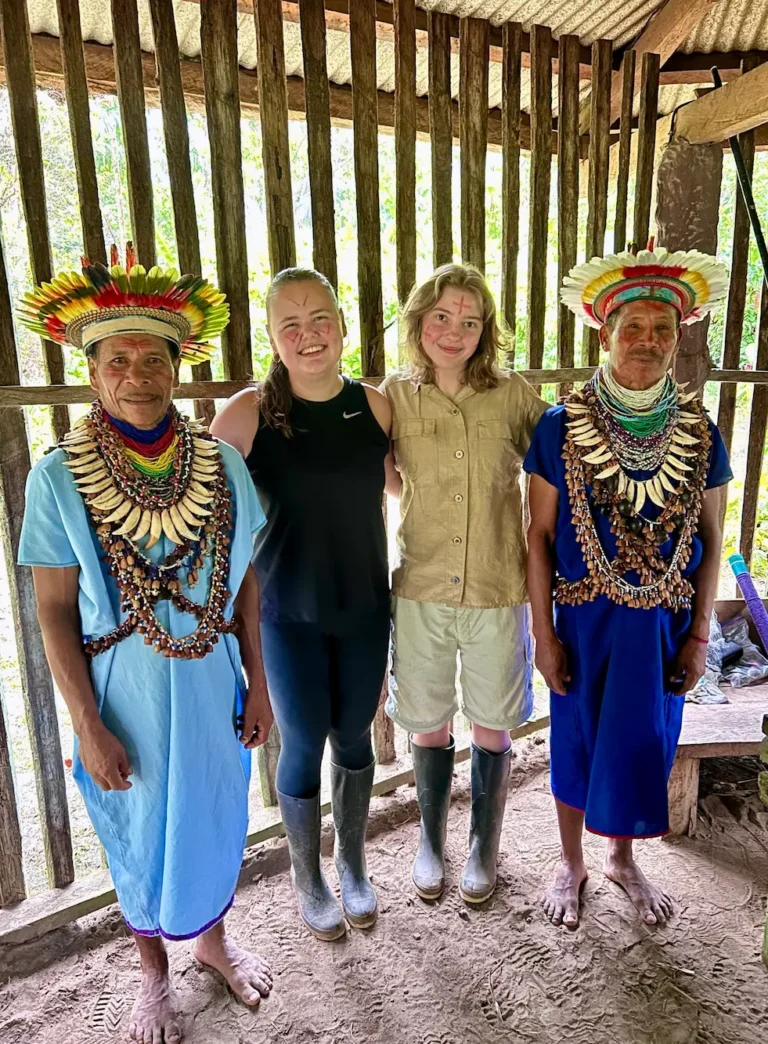 Elever med lokale stammer i Amazonas på højskole i udlandet