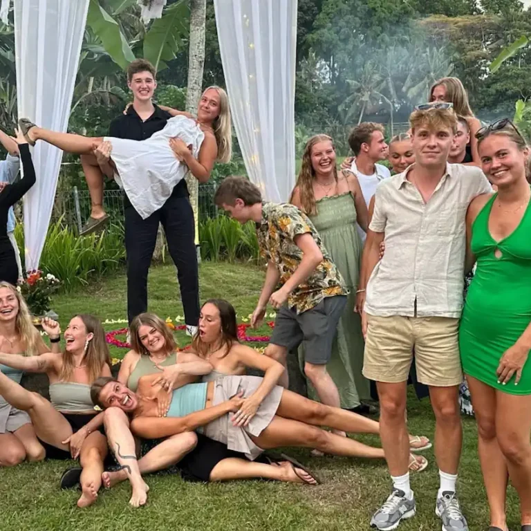 Elever til temafest på Bali med HØJSKOLENDK på højskole i udlandet